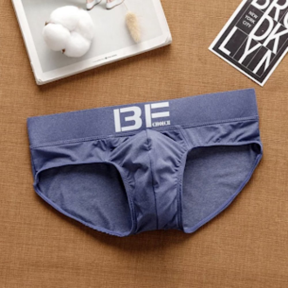Men's Briefs: Fits a Large. - Picture 5 of 5